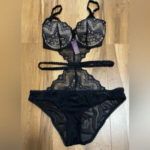 Adore Me Black Lace Teddy Bodysuit Lingerie Cutout Mesh Size S NWT